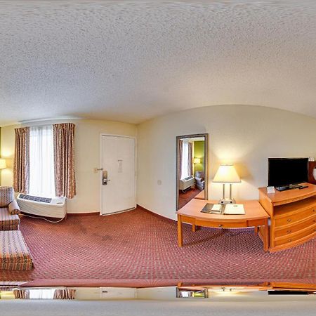Quality Inn North Battleboro Екстериор снимка