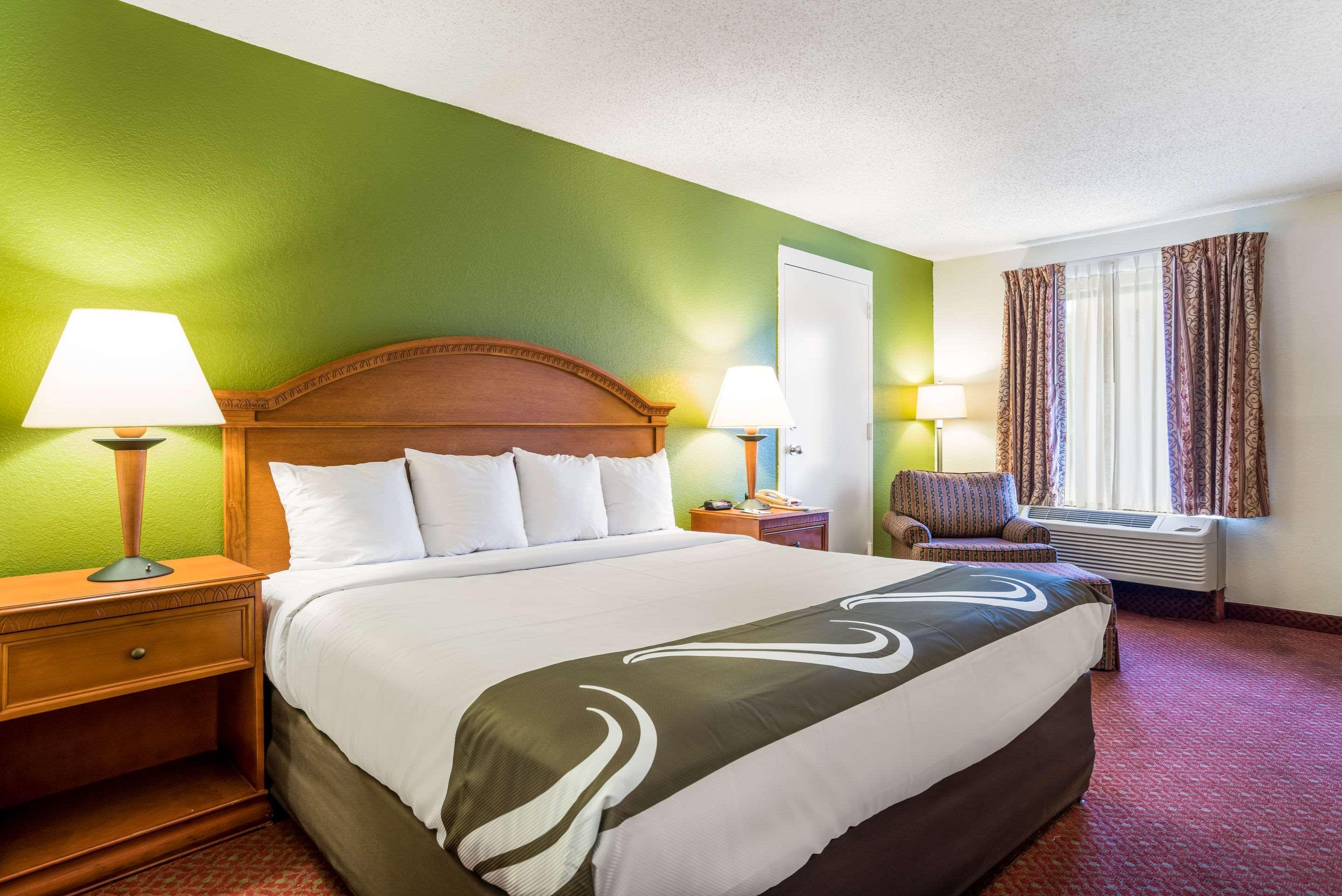Quality Inn North Battleboro Екстериор снимка