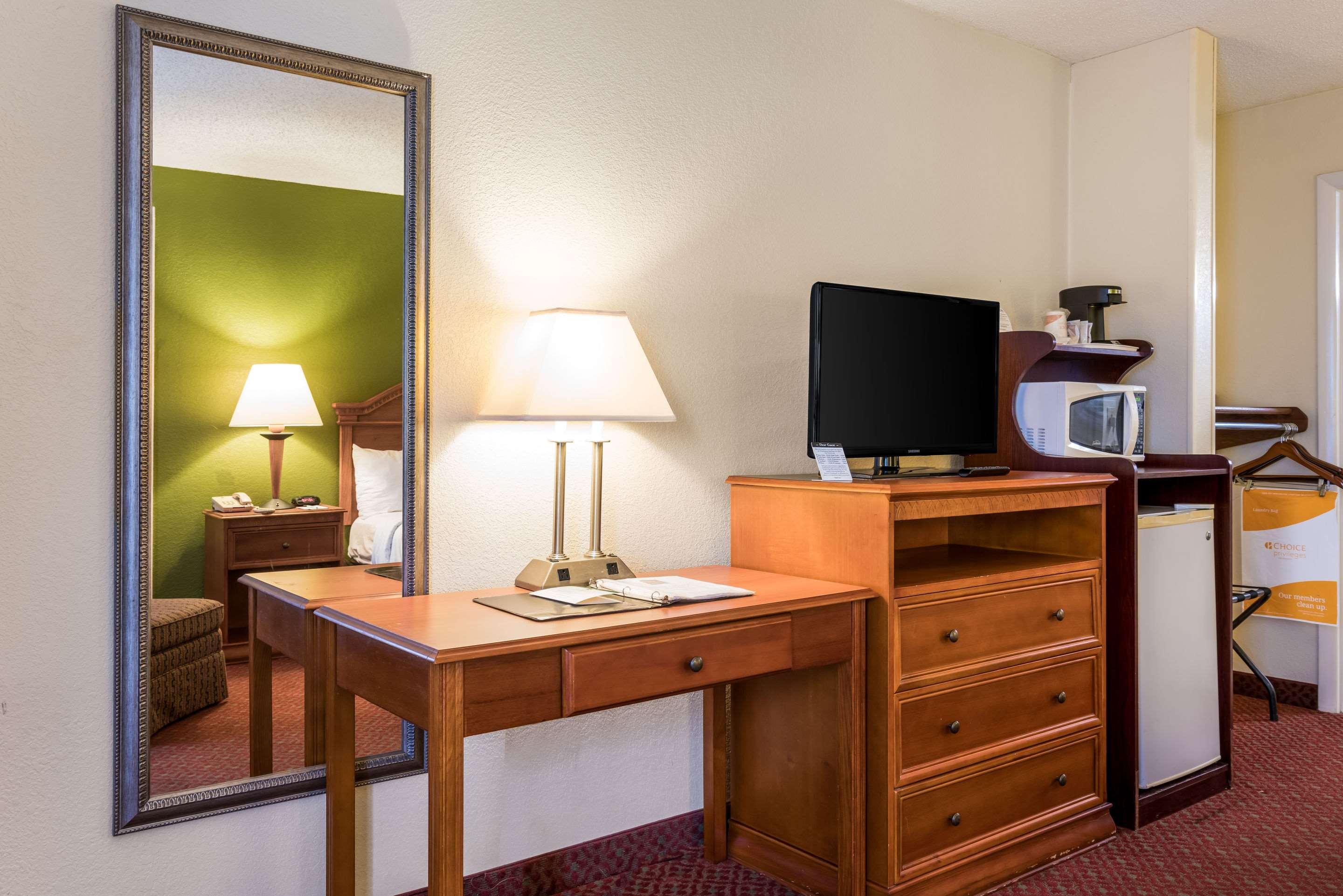 Quality Inn North Battleboro Екстериор снимка