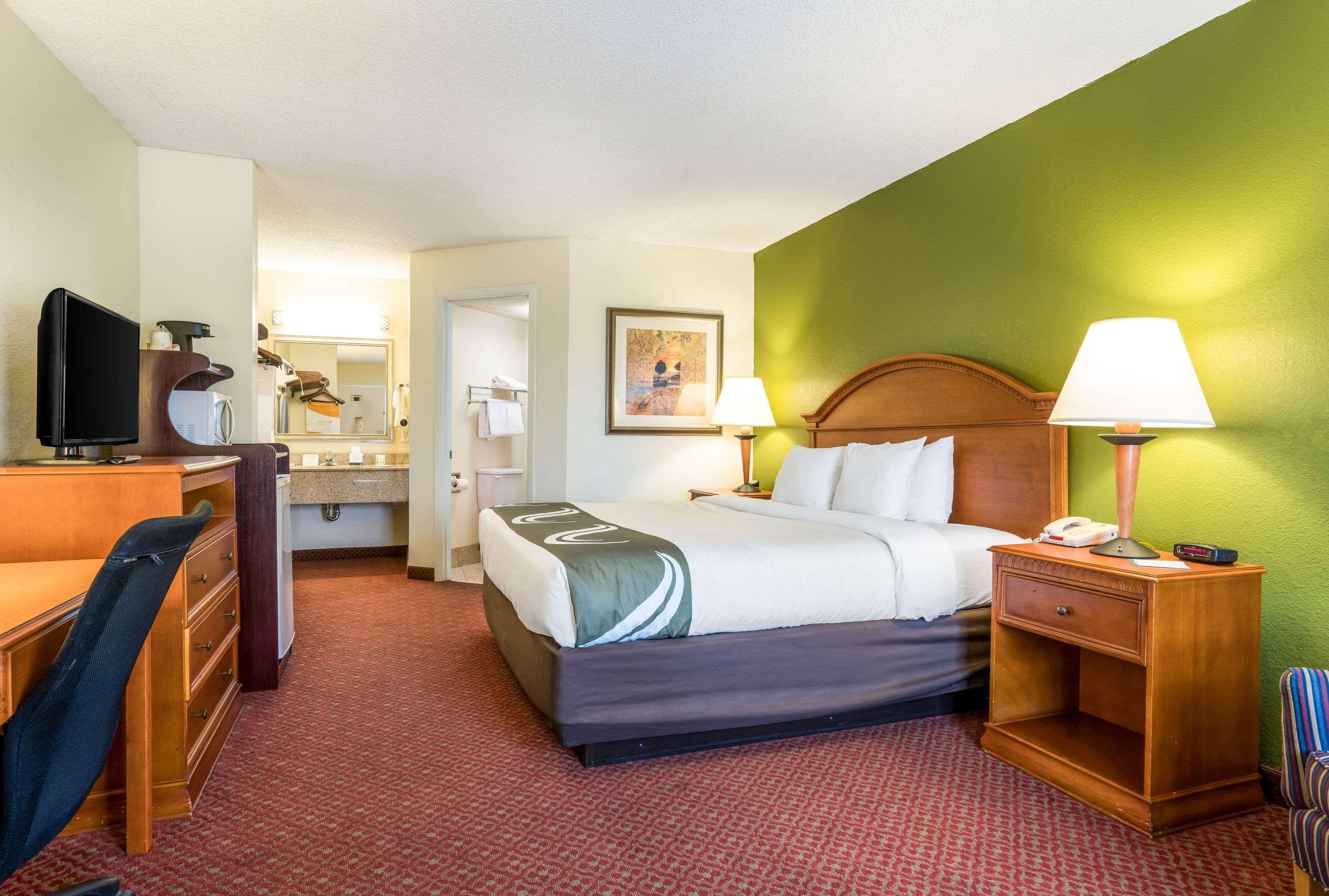 Quality Inn North Battleboro Екстериор снимка
