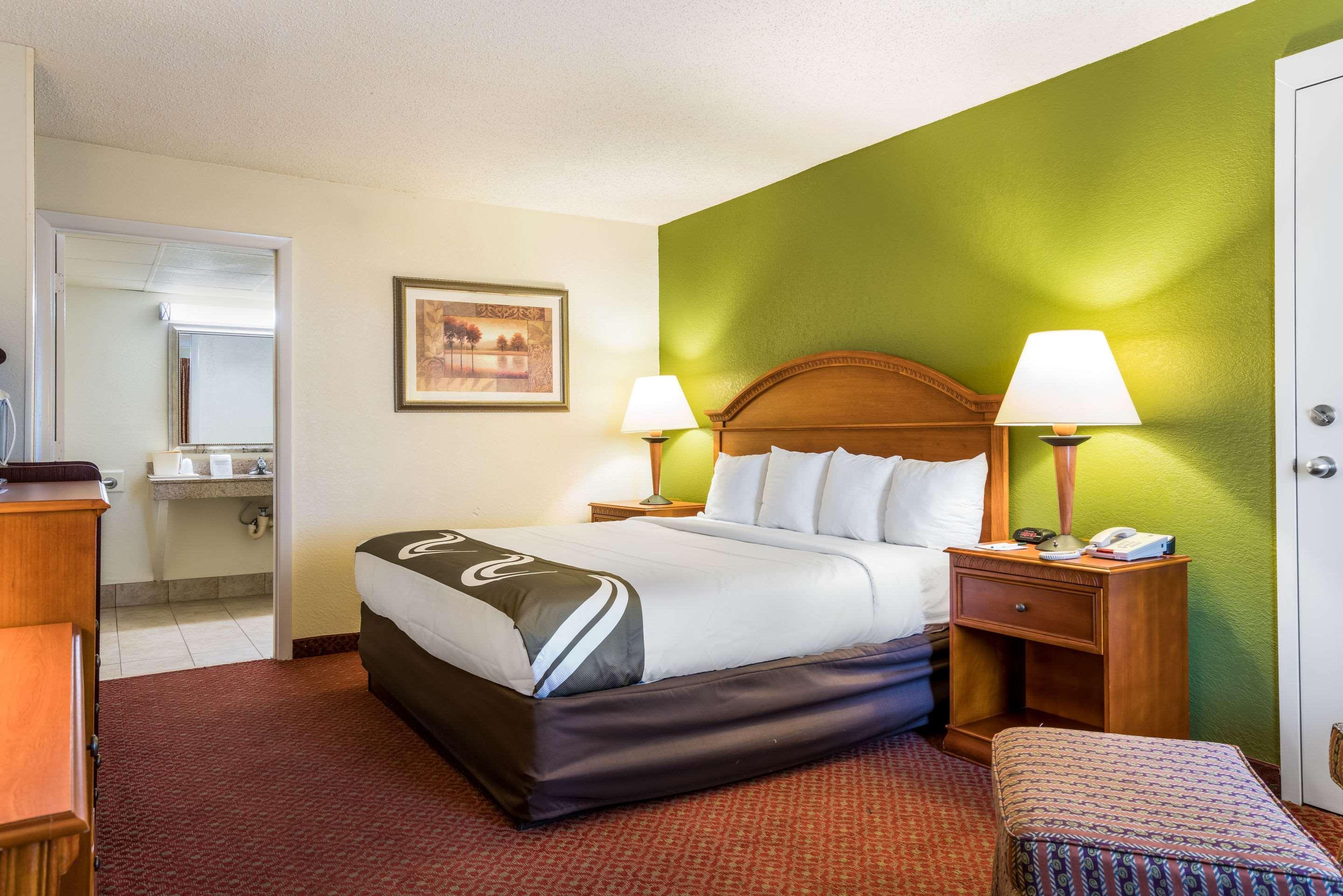 Quality Inn North Battleboro Екстериор снимка