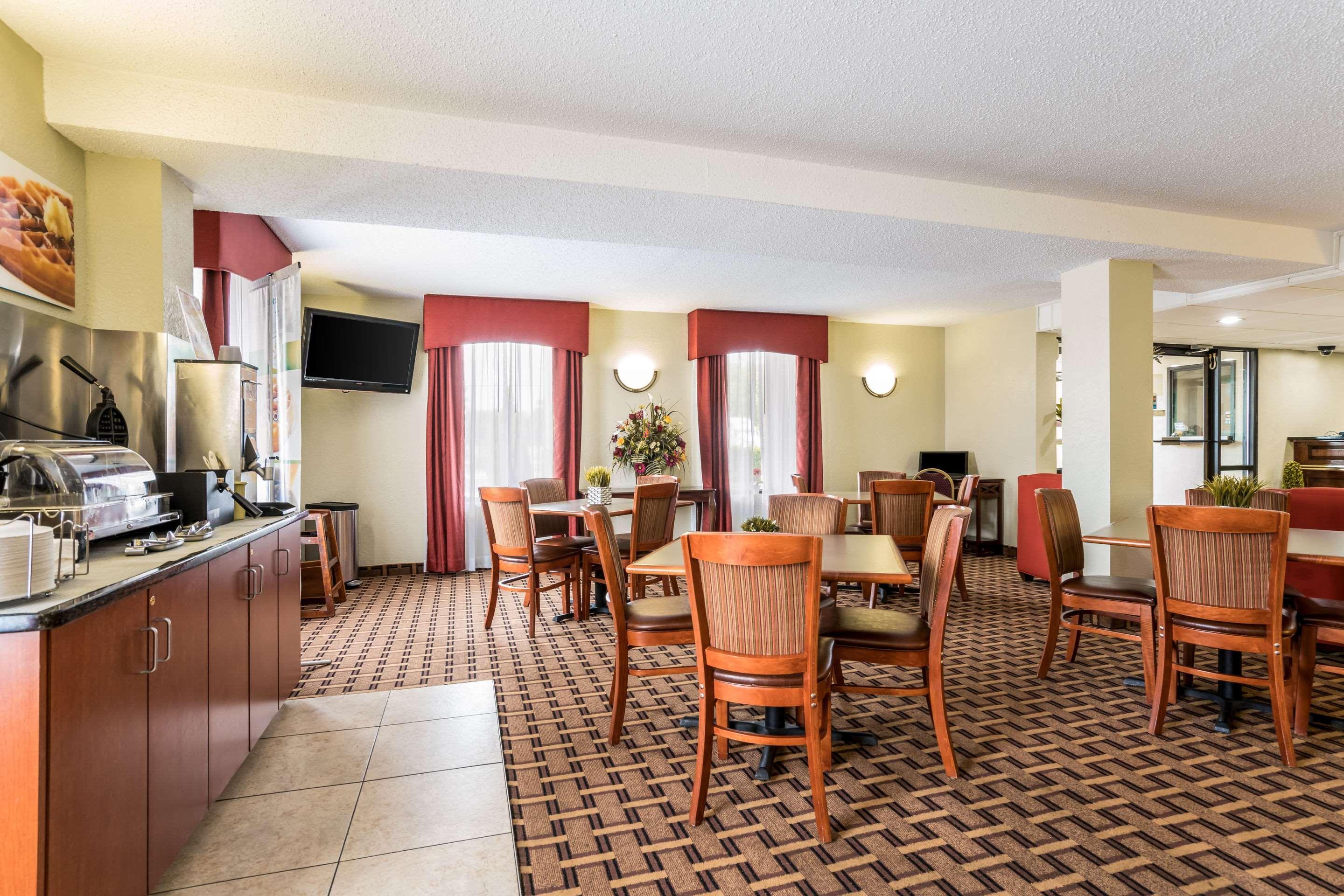 Quality Inn North Battleboro Екстериор снимка