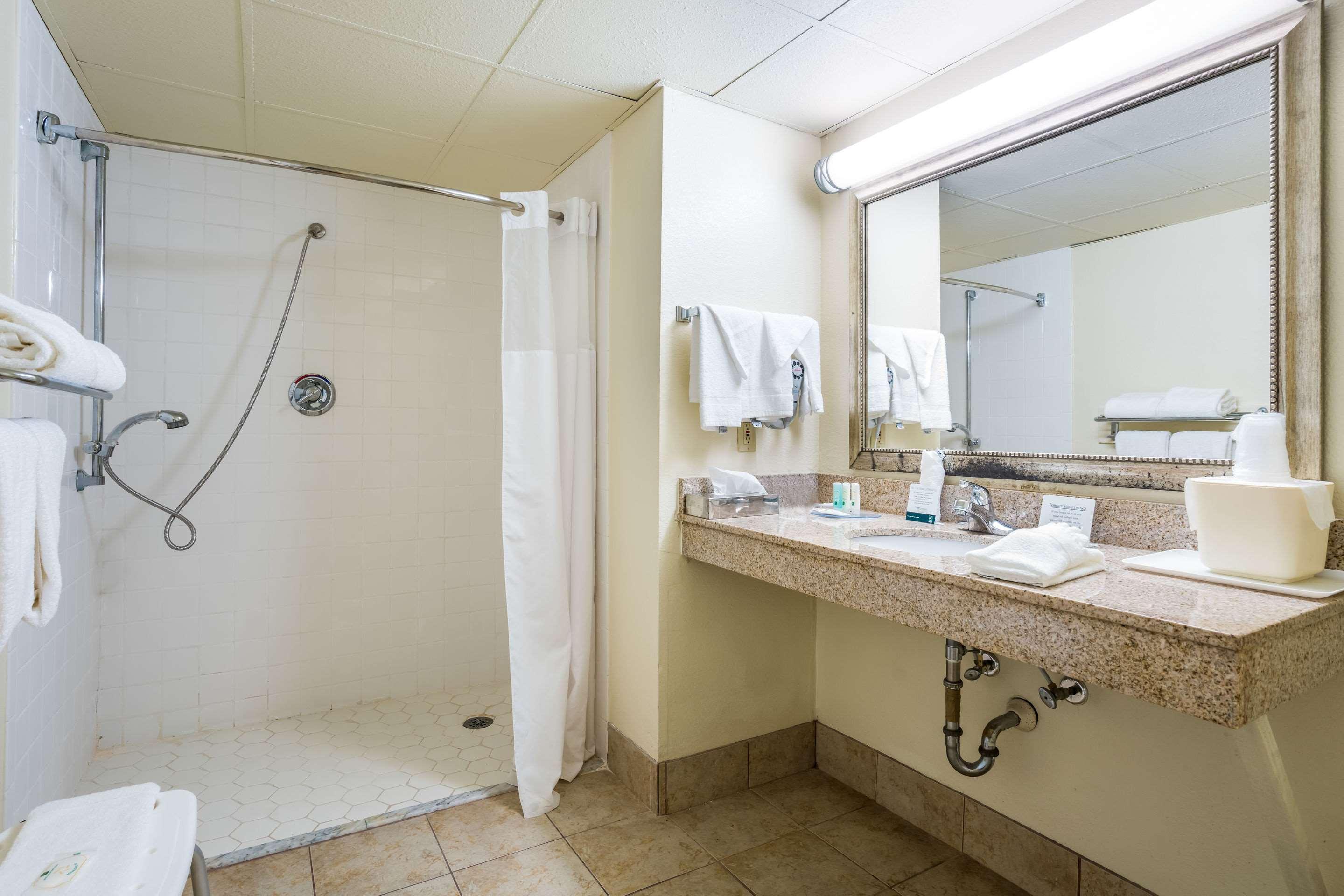 Quality Inn North Battleboro Екстериор снимка