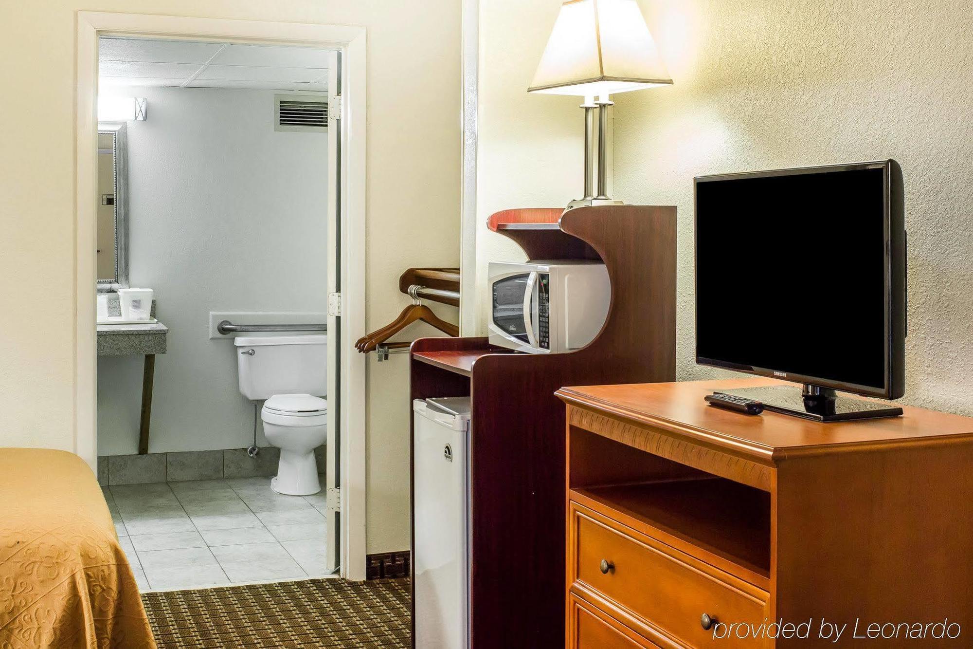 Quality Inn North Battleboro Екстериор снимка