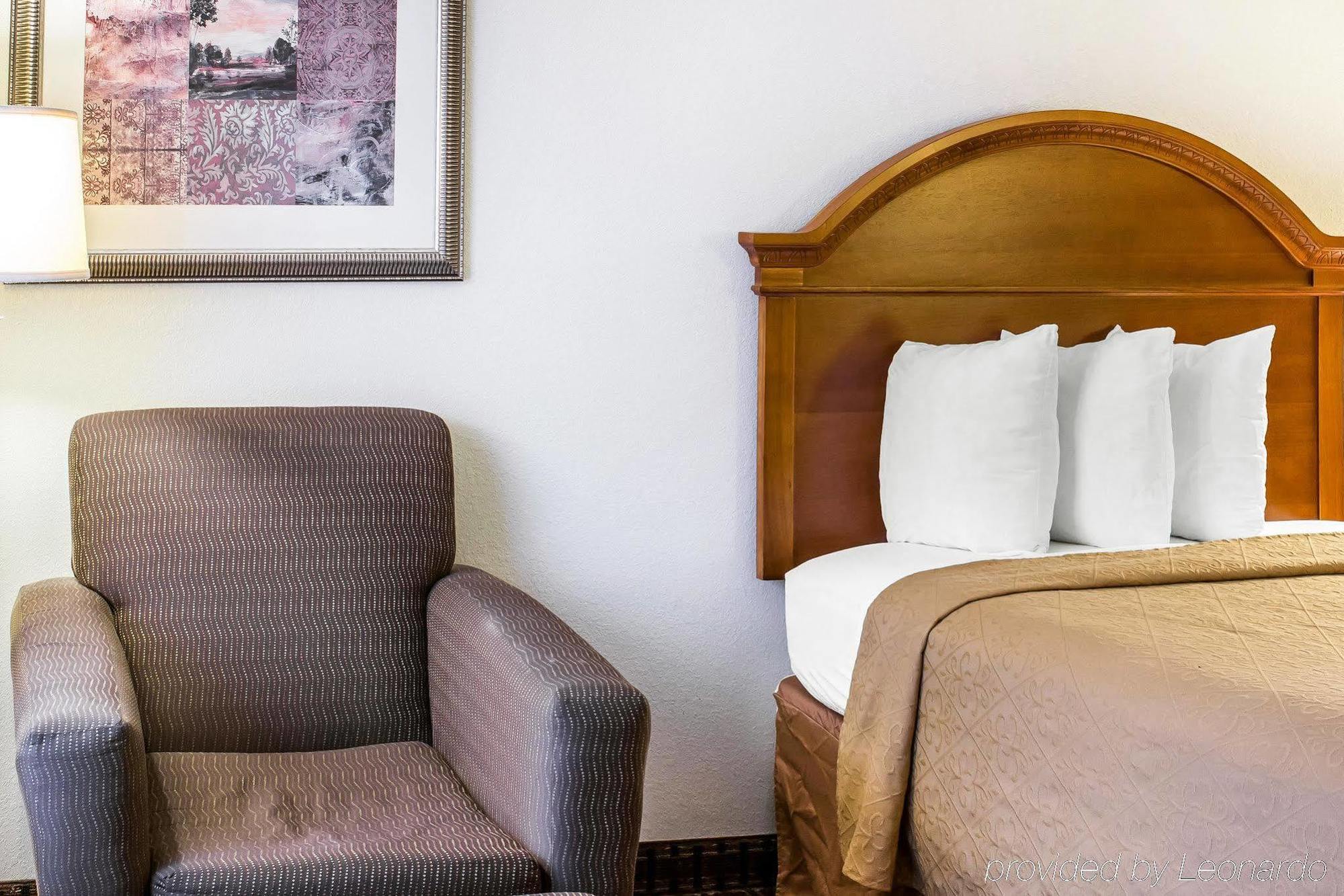 Quality Inn North Battleboro Екстериор снимка