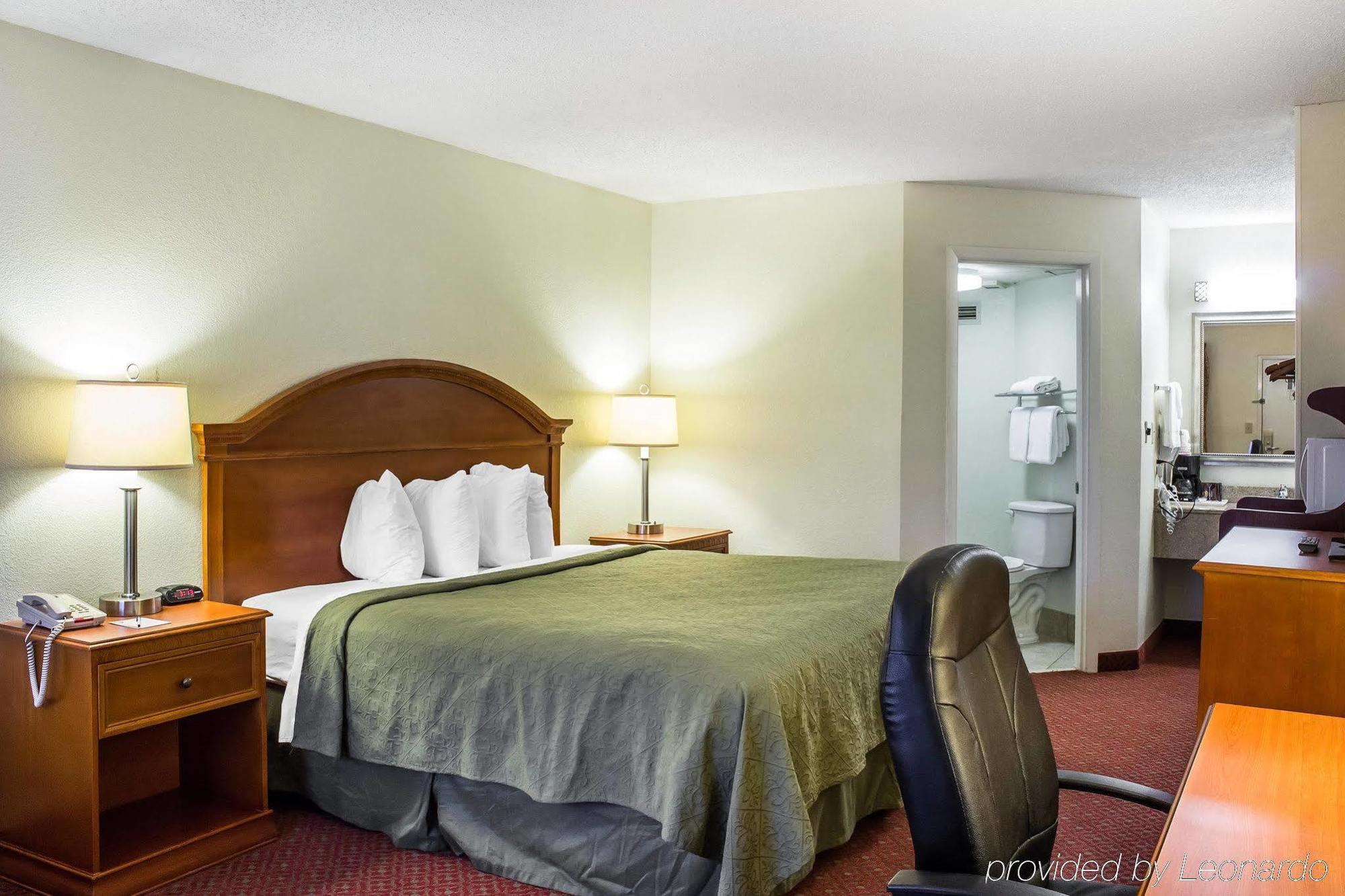 Quality Inn North Battleboro Екстериор снимка