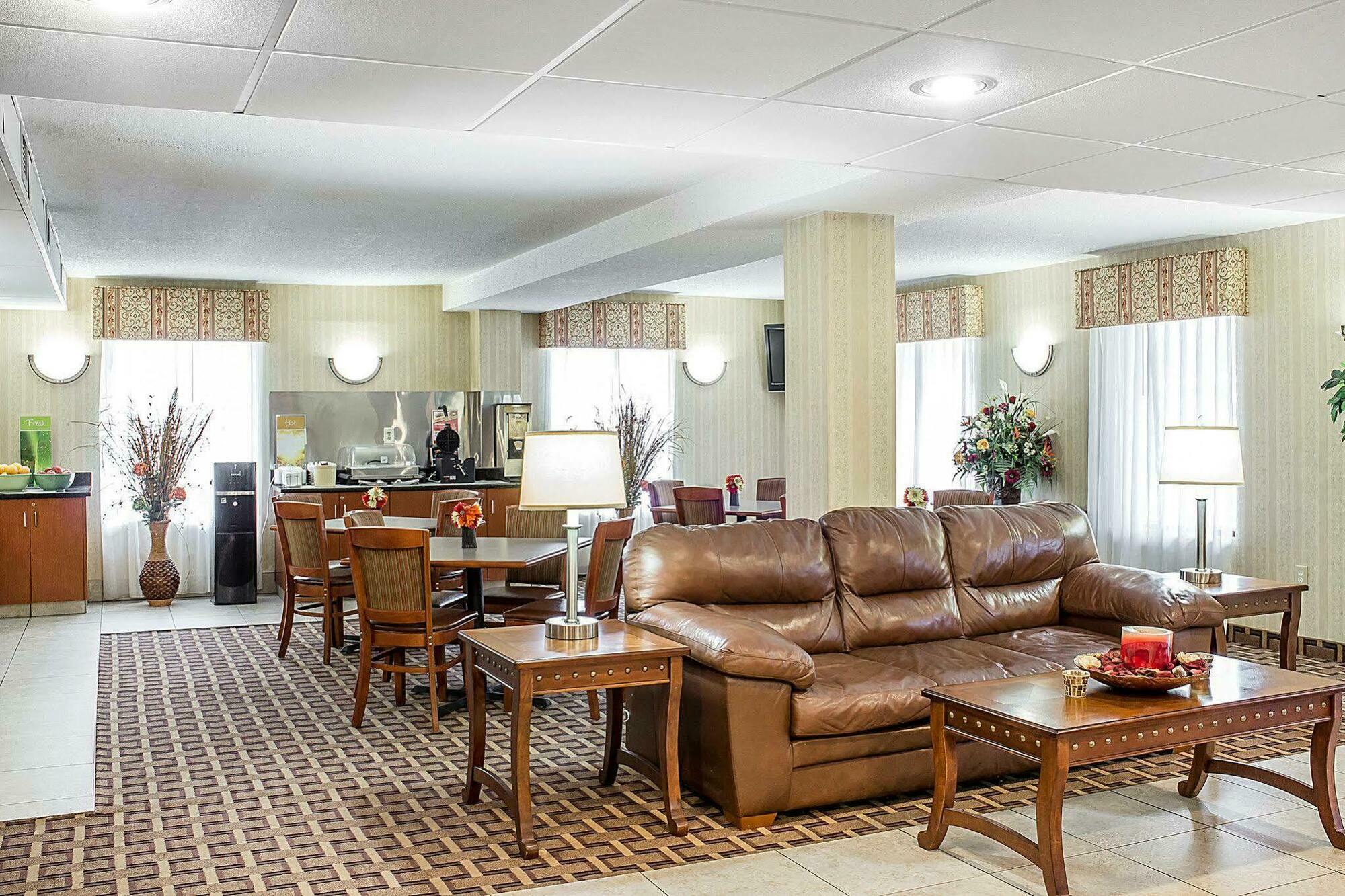 Quality Inn North Battleboro Екстериор снимка