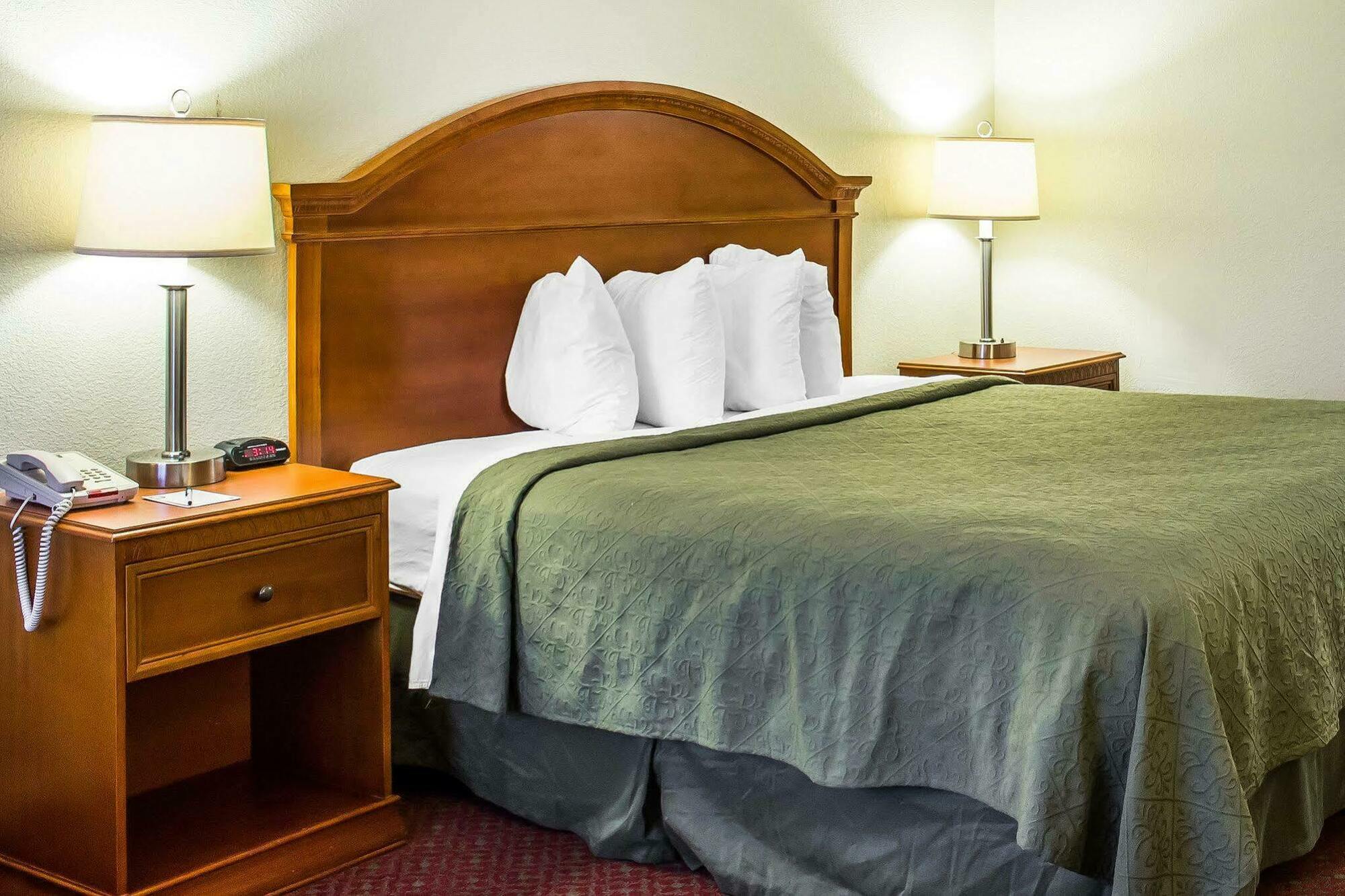 Quality Inn North Battleboro Екстериор снимка