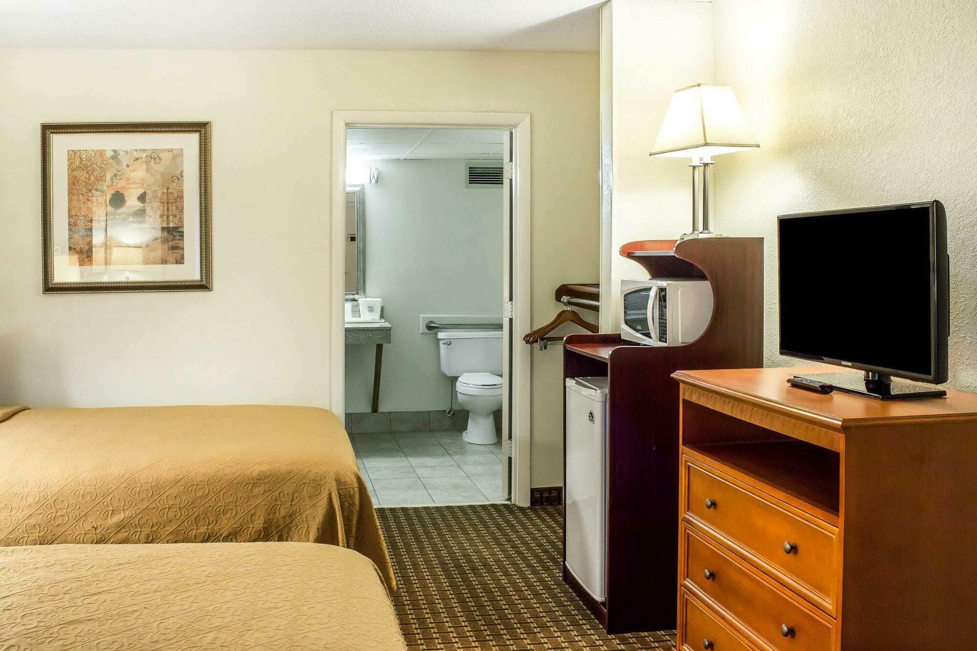 Quality Inn North Battleboro Екстериор снимка